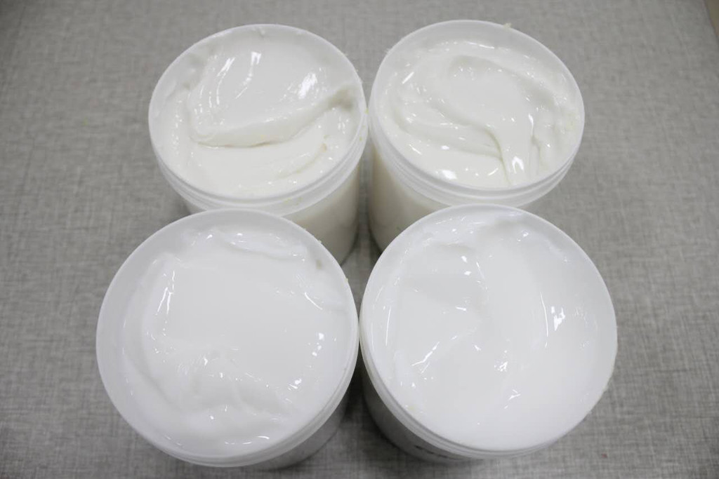  p>白胶浆特指墙纸白胶浆,配合墙纸粉使用的专用粘
