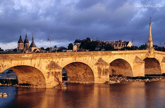 卢瓦尔河,即卢瓦河