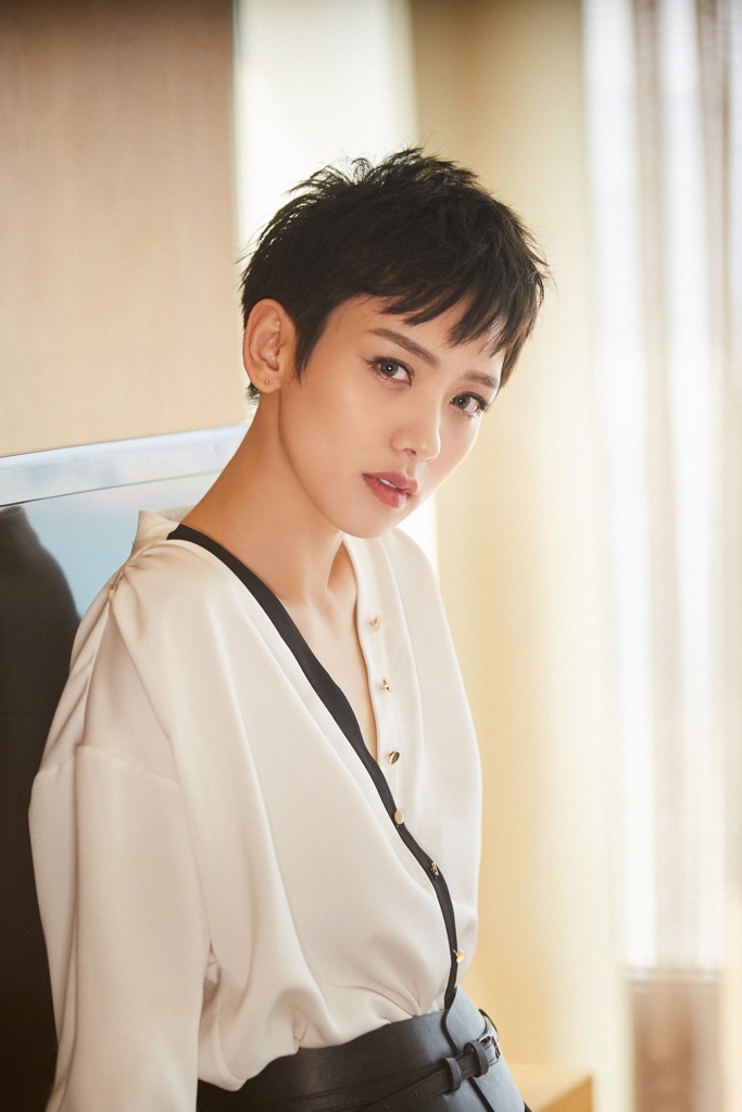 李晓峰主持人
