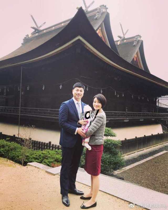  p>松峰莉璃( i>matsumine lilie /i>),出生于日本福冈县,日本女演员