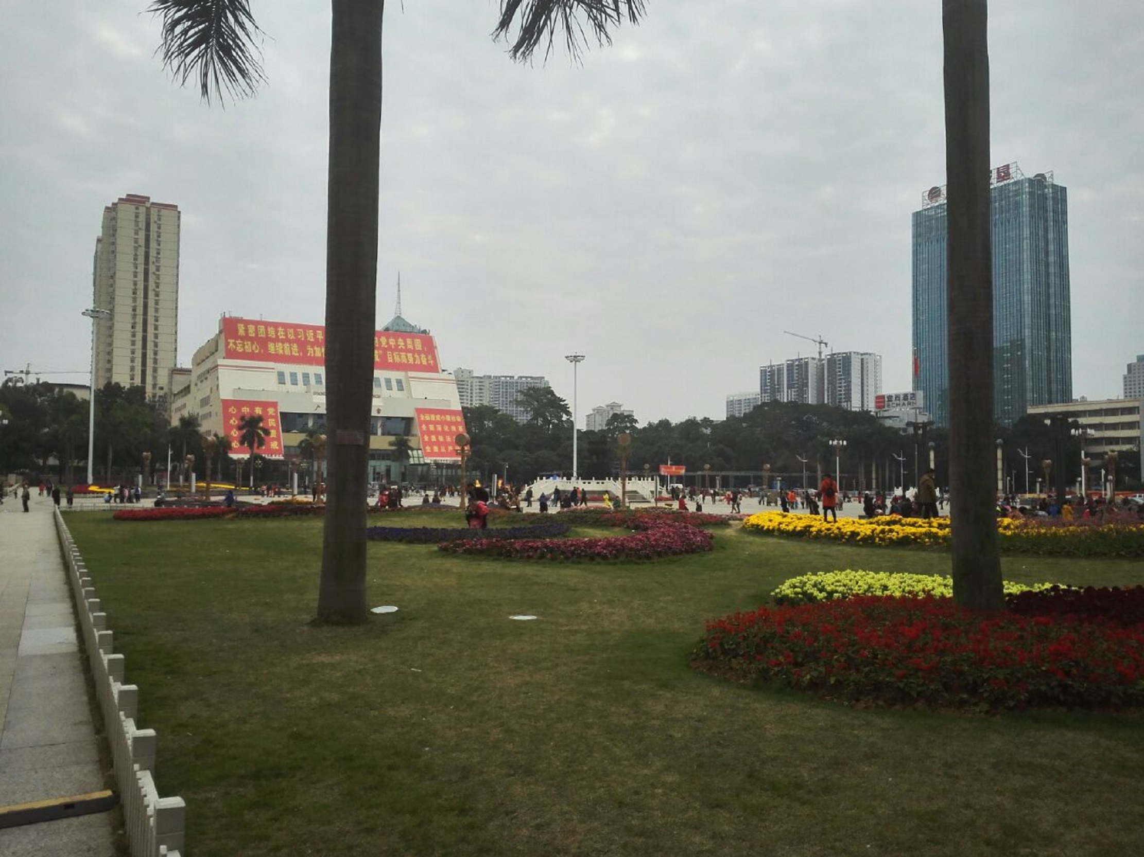  p data-id="go0df1gd03">南宁市民族广场,位于广西南宁市中心民族