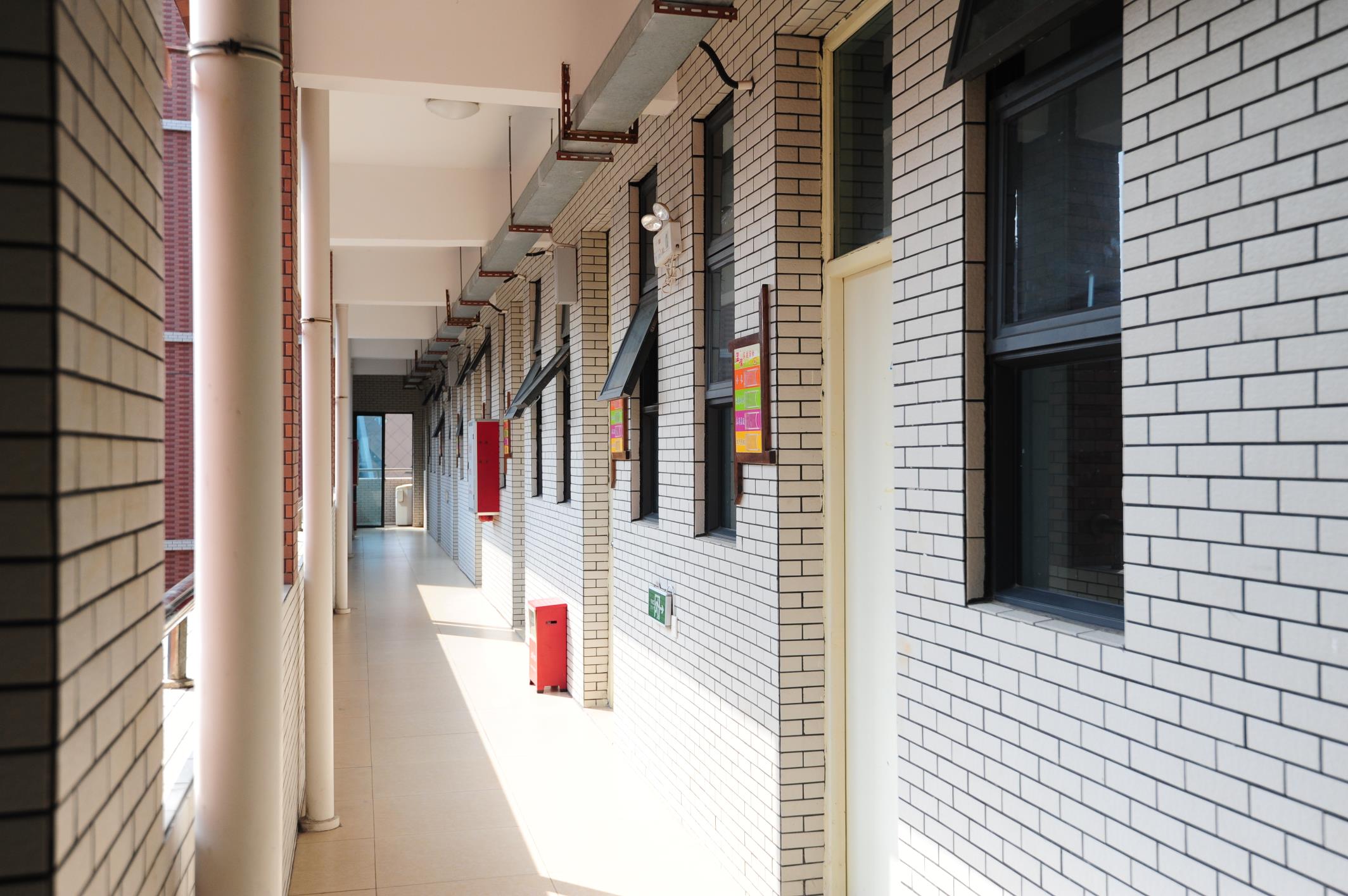  p>珠海市艺术高级中学创办于2012年,市教育局直属全日制公办普通高中