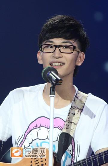  a target="_blank" href="/item/谭佑铭/17533841" data-lemmaid="