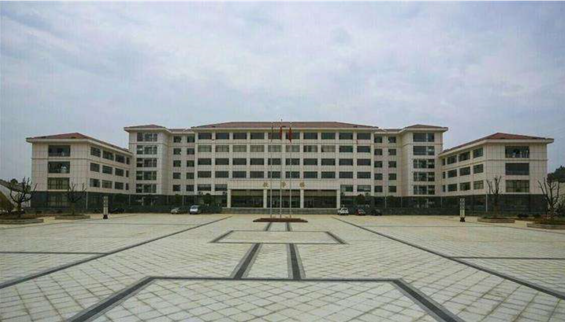  p>江西省商务学校是一所公办的国家级重点中等专业学校,是教育部确定