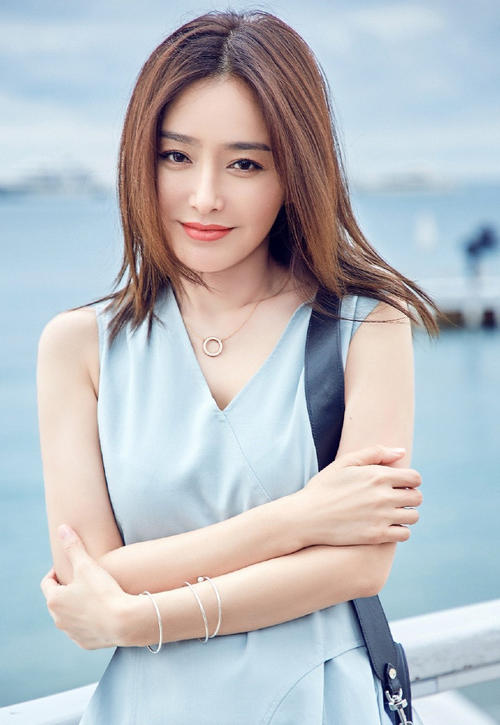  p>秦岚(qin lan),1979年7月17日出生于辽宁省沈阳市沈河区,毕业于 a