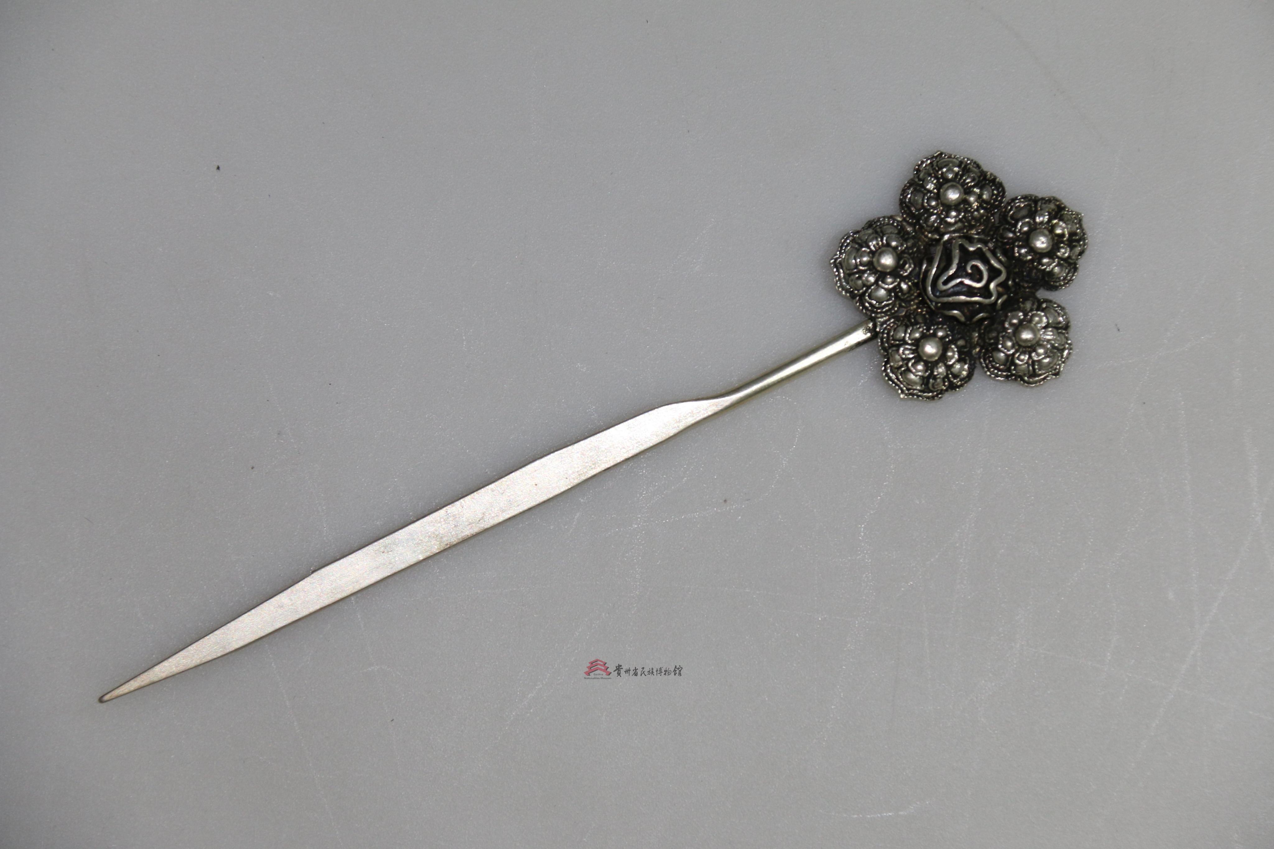 当代安顺布依族五花连珠头钗