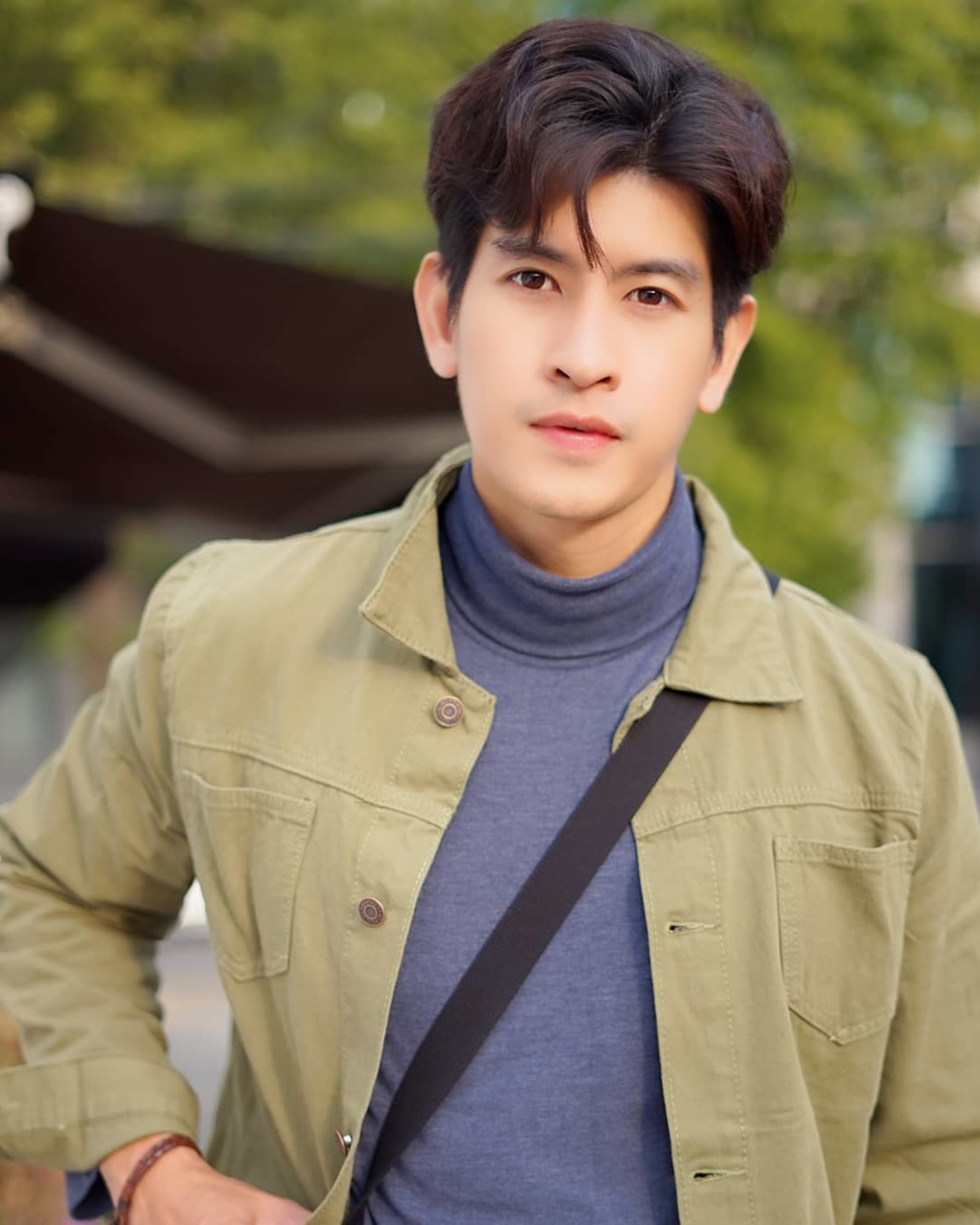 1992年11月19日出生于泰国曼谷,泰国男演员,模特