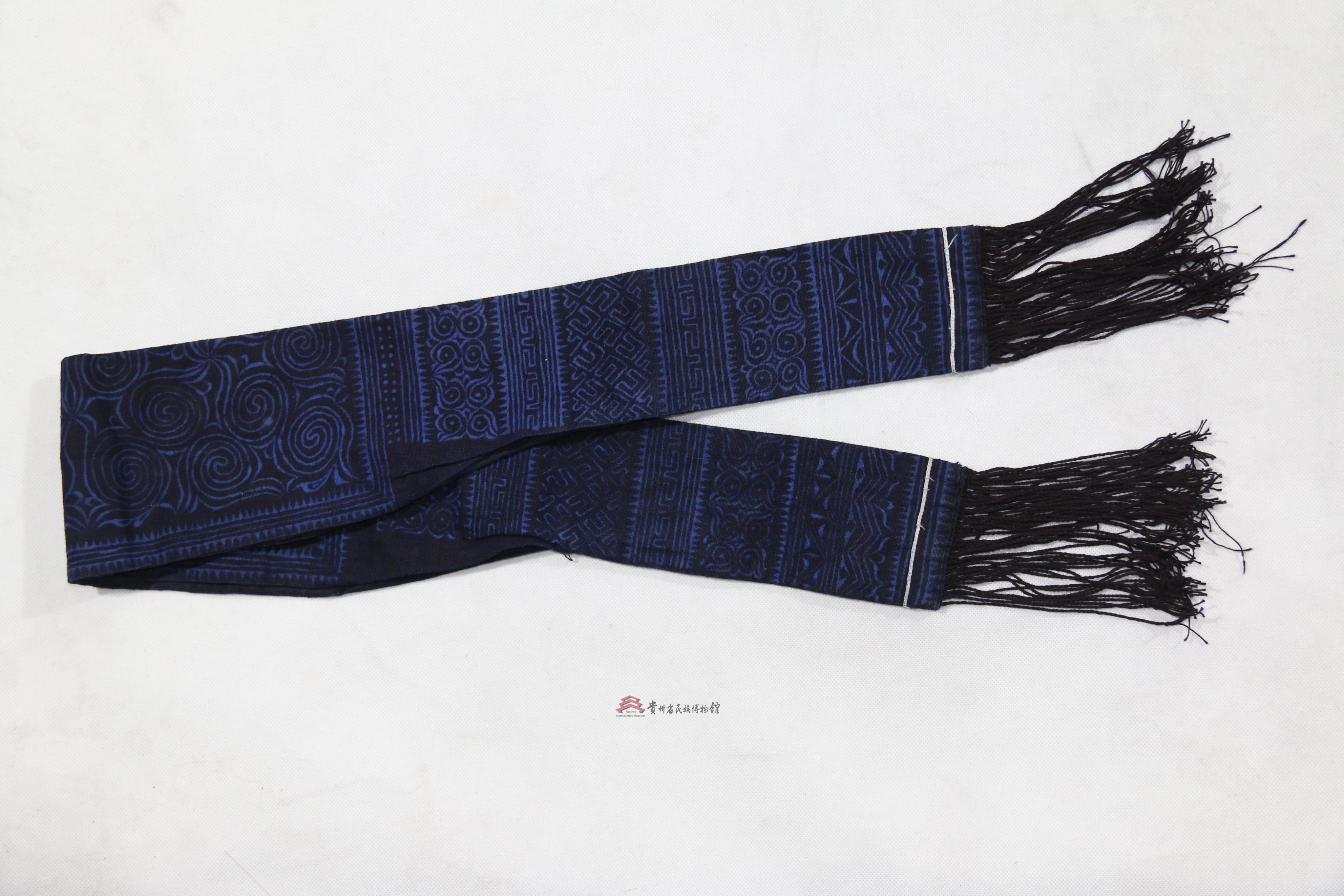 当代麻江瑶族枫香染涡纹流苏头巾