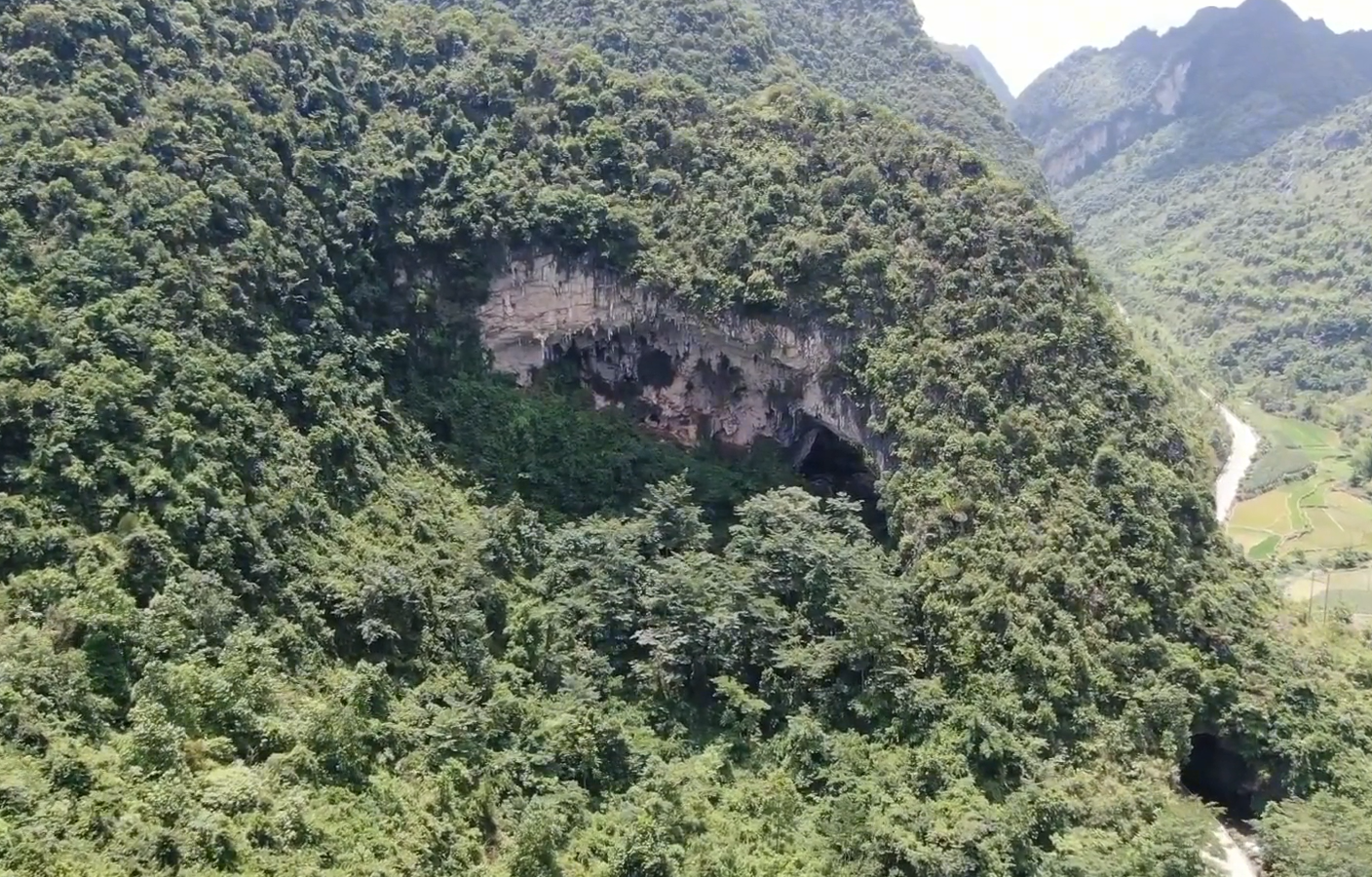  p>安德镇,隶属于广西壮族自治区百色市靖西市,地处 a target="_blank