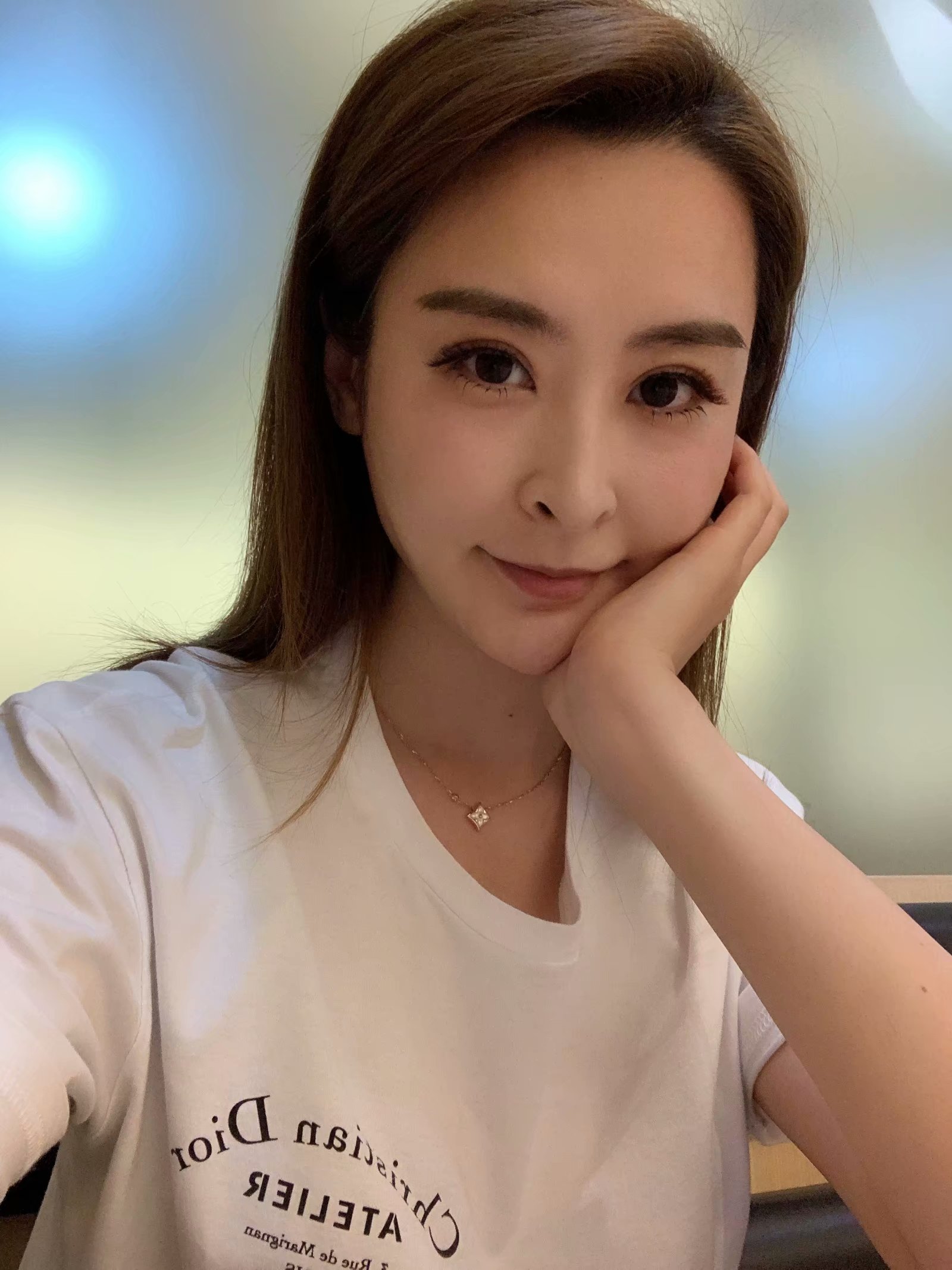 data-id="gnx017m2p4">杨光,女,生于黑龙江省哈尔滨市,著名模特,主持