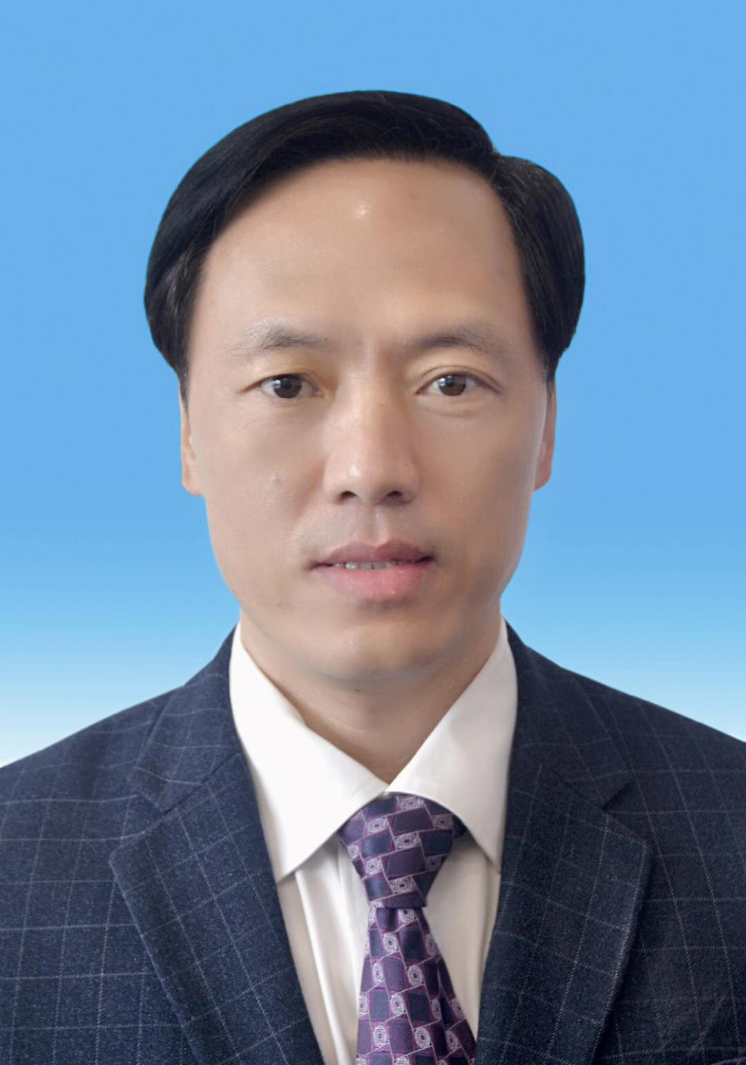 现任福建省福州市琅岐经济区党工委委员,副书记.