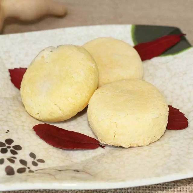 data-id="gnwwz186oj">昆明滇八件即"双塔牌"滇八件,是昆明市向阳糕点