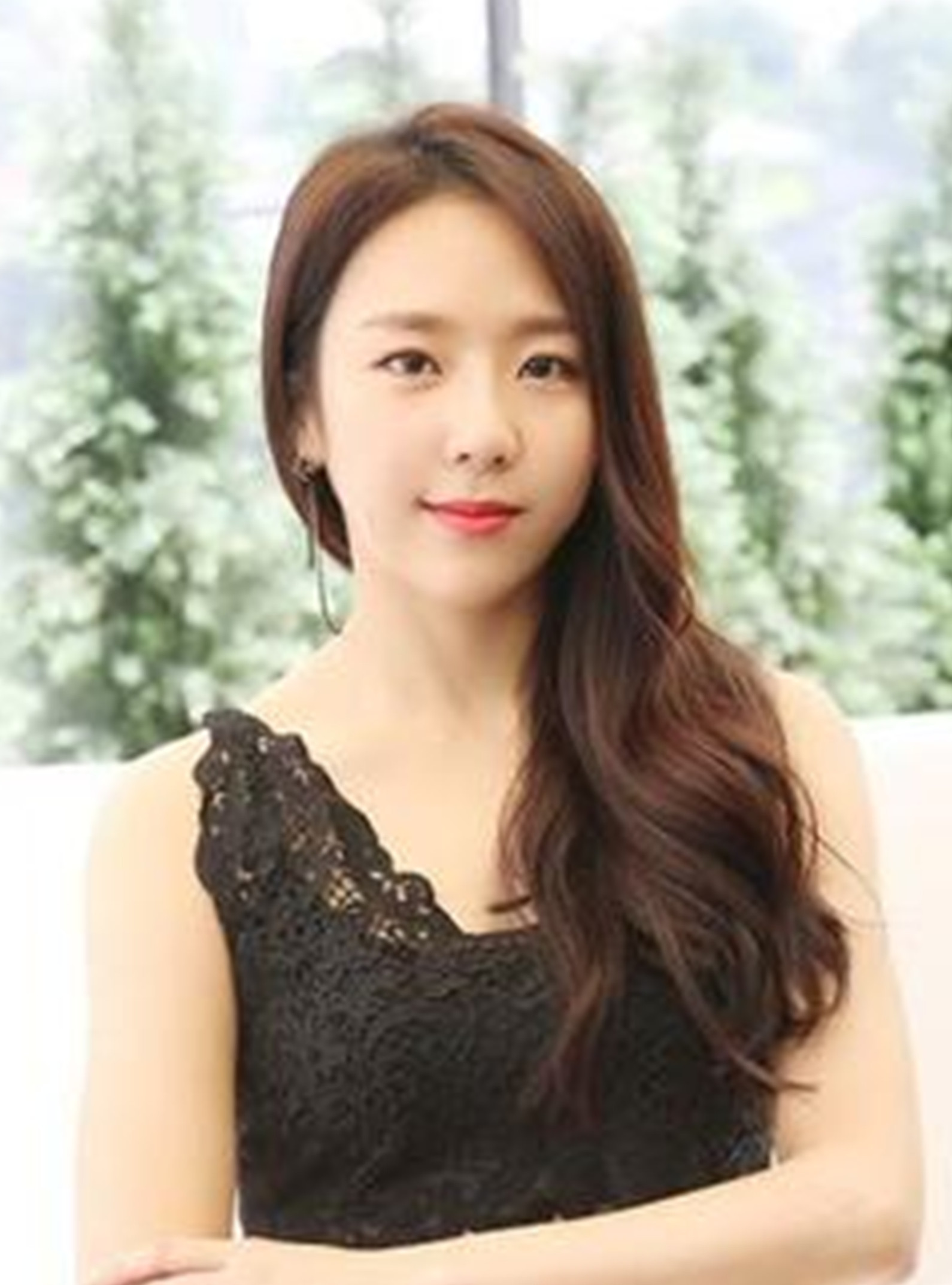 ="gnrztre6r2">金艺媛(         ,kimyewon),1989年12月5日出生于韩国