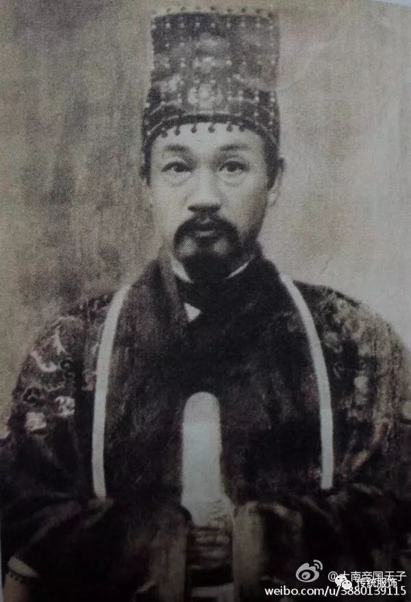 冕冠：谁不想君临天下？来自东亚文化圈的执念“王冠”_百科TA说
