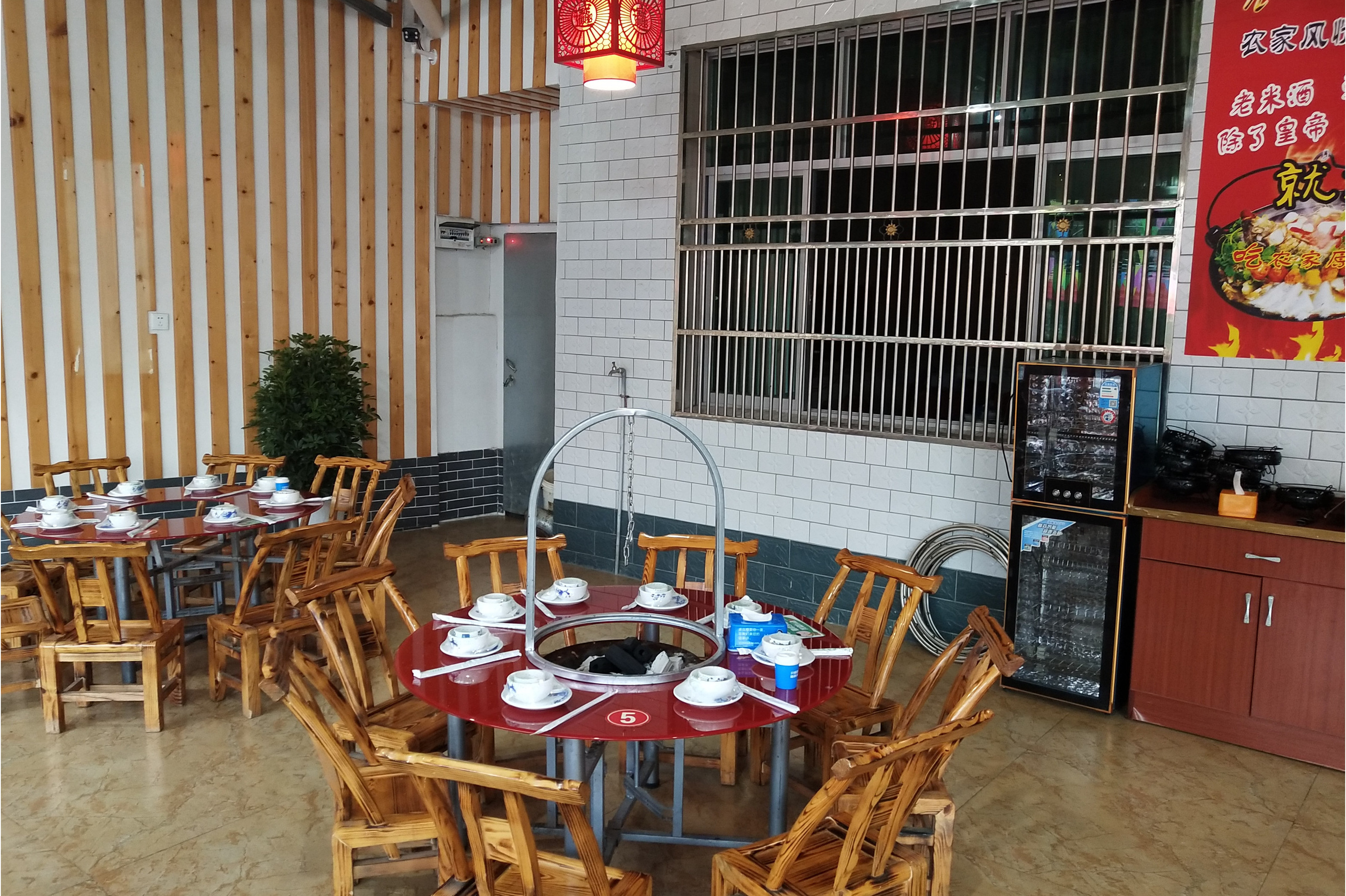 隐蔽地思茅菜馆