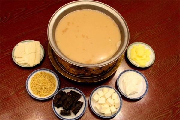 蒙古族咸奶茶