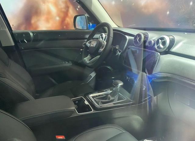 2020北京车展探馆：北京BJ30实车曝光 定位紧凑型SUV_百科TA说