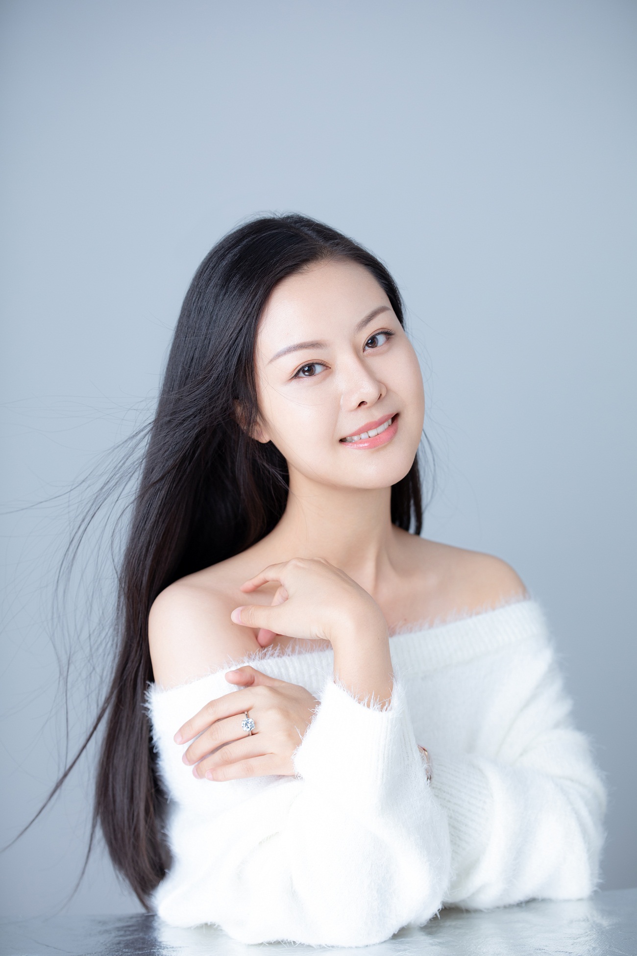 王佳佳,女高音歌手,代表作品《妈妈》