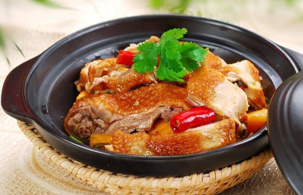 砂锅炖鸭