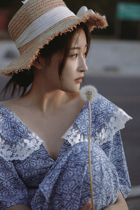 姜嫄,1995年1月22日出生于北京市,毕业于中央戏剧学院,中国内地女演员