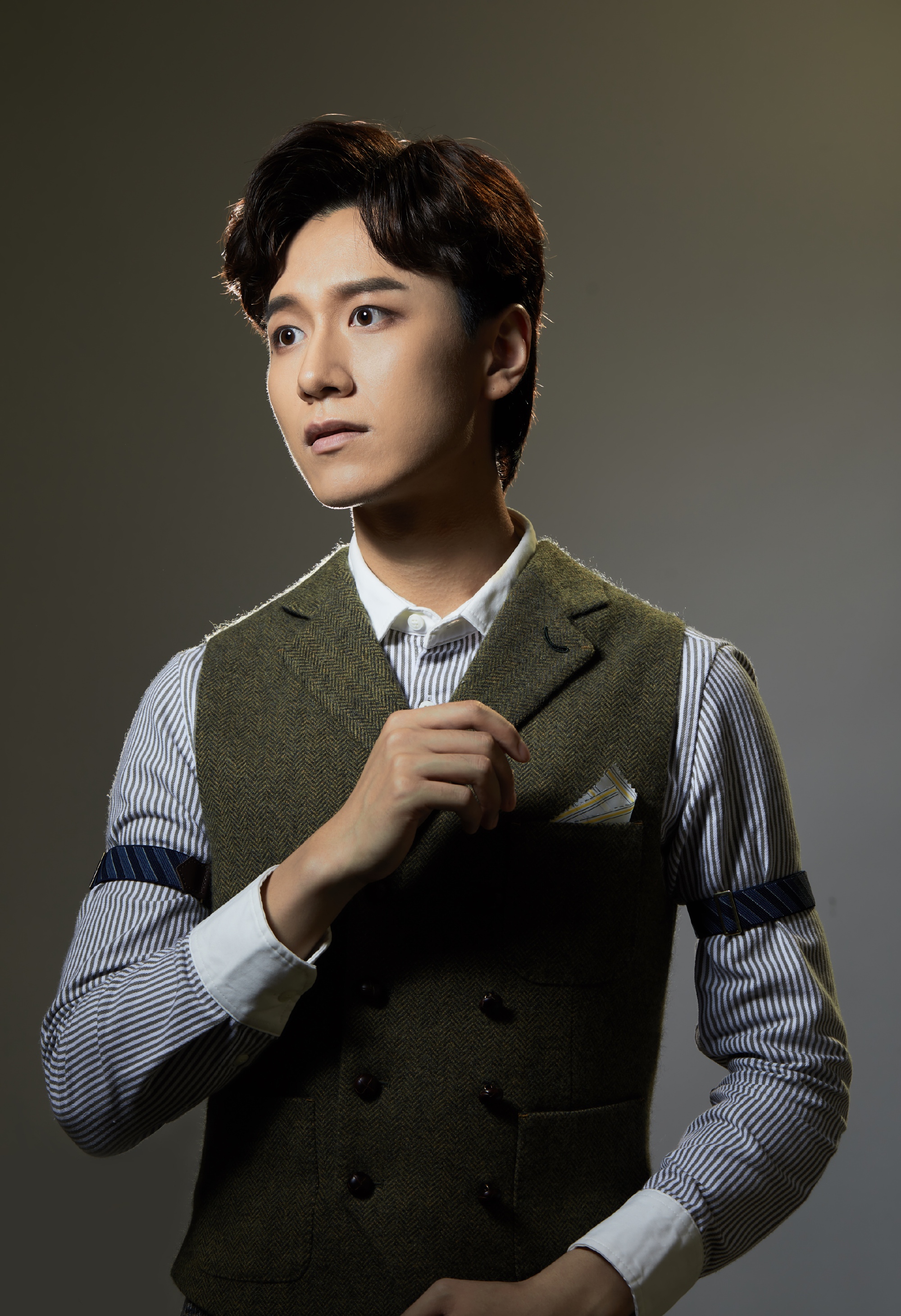 rvx4hp">张泽,1994年5月30日出生于河南省郑州市,中国内地音乐剧演员