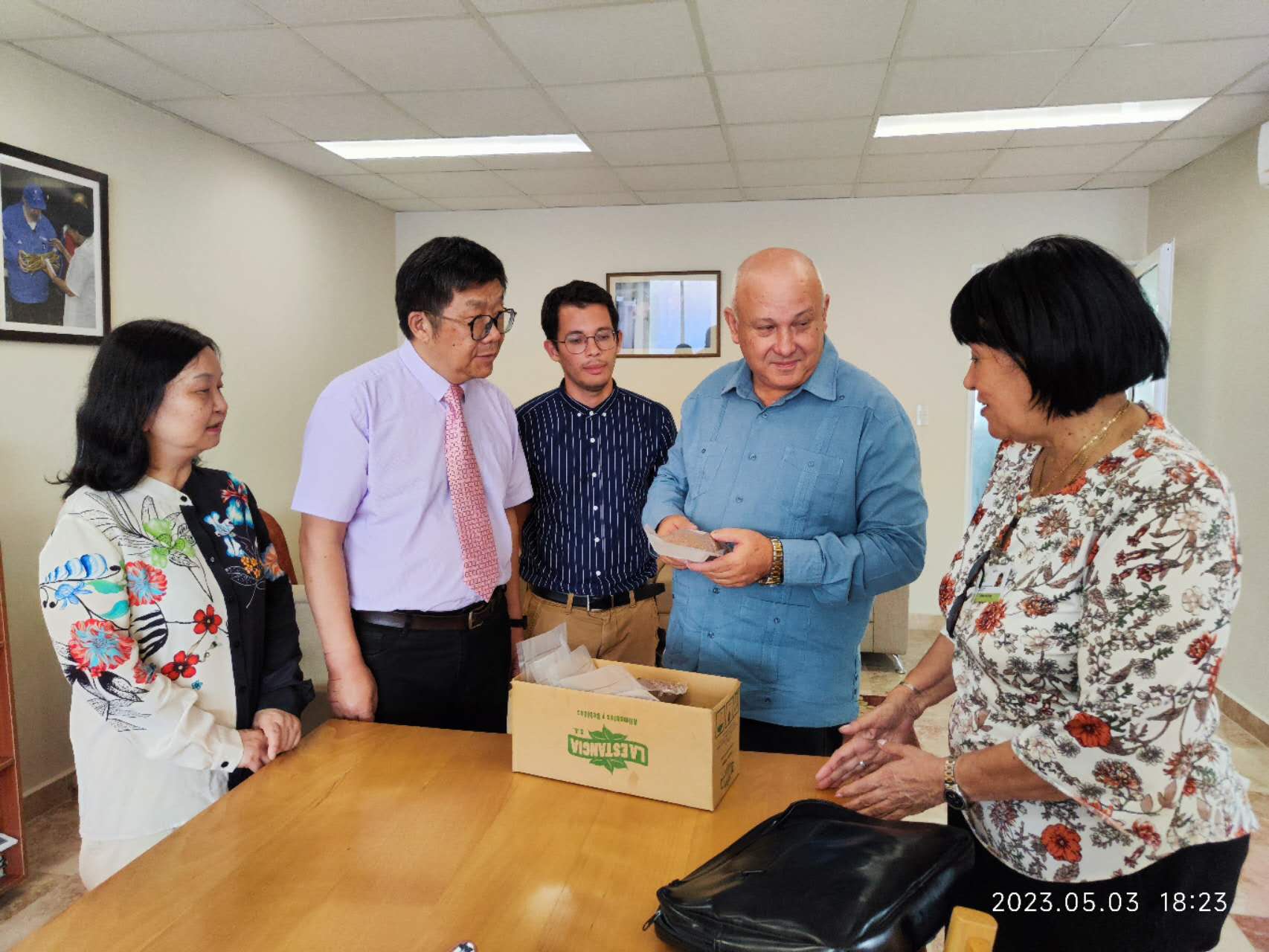  p data-id="tizuuw1pbxue">李龙,1960年2月1日生,四川 span class="