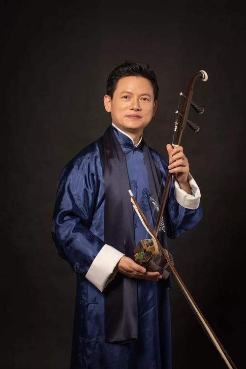  p>邓建栋,出生于江苏无锡,中国二胡演奏者, a target="_blank" href=