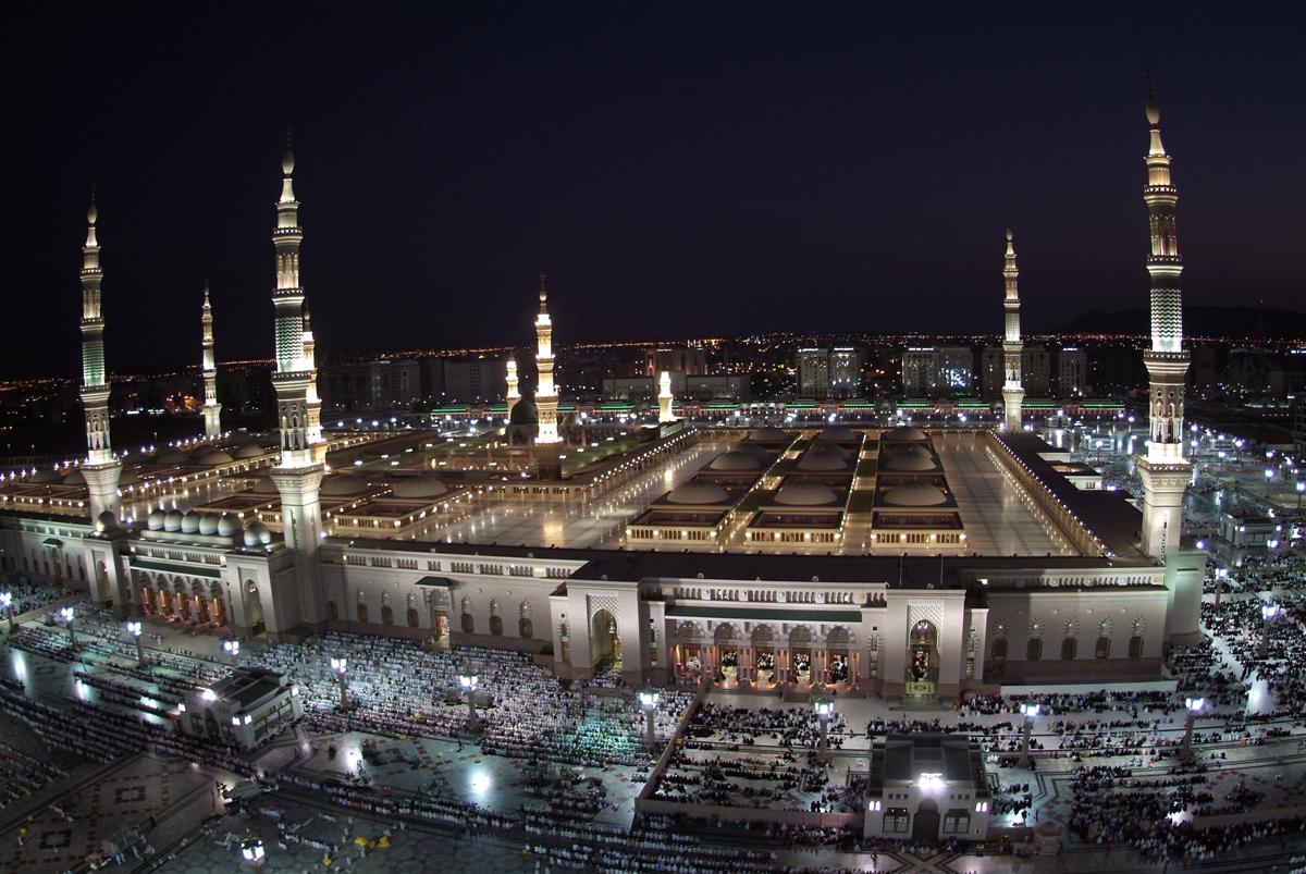 target="_blank" href="/item/圣寺">圣寺 /a>,又称麦地那清真寺(mas