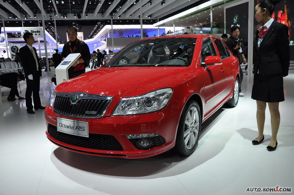  p>斯柯达明锐作为上汽大众斯柯达品牌的第一款轿车,是与欧洲同步的