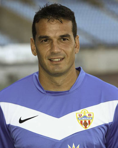  p data-id="gn7bpw5yt0">埃斯特万·安德烈斯