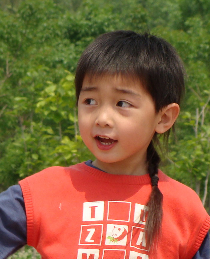  p data-id="go4ee8xfaz">李靖威,中国童星,于2002年生于河南省洛阳市