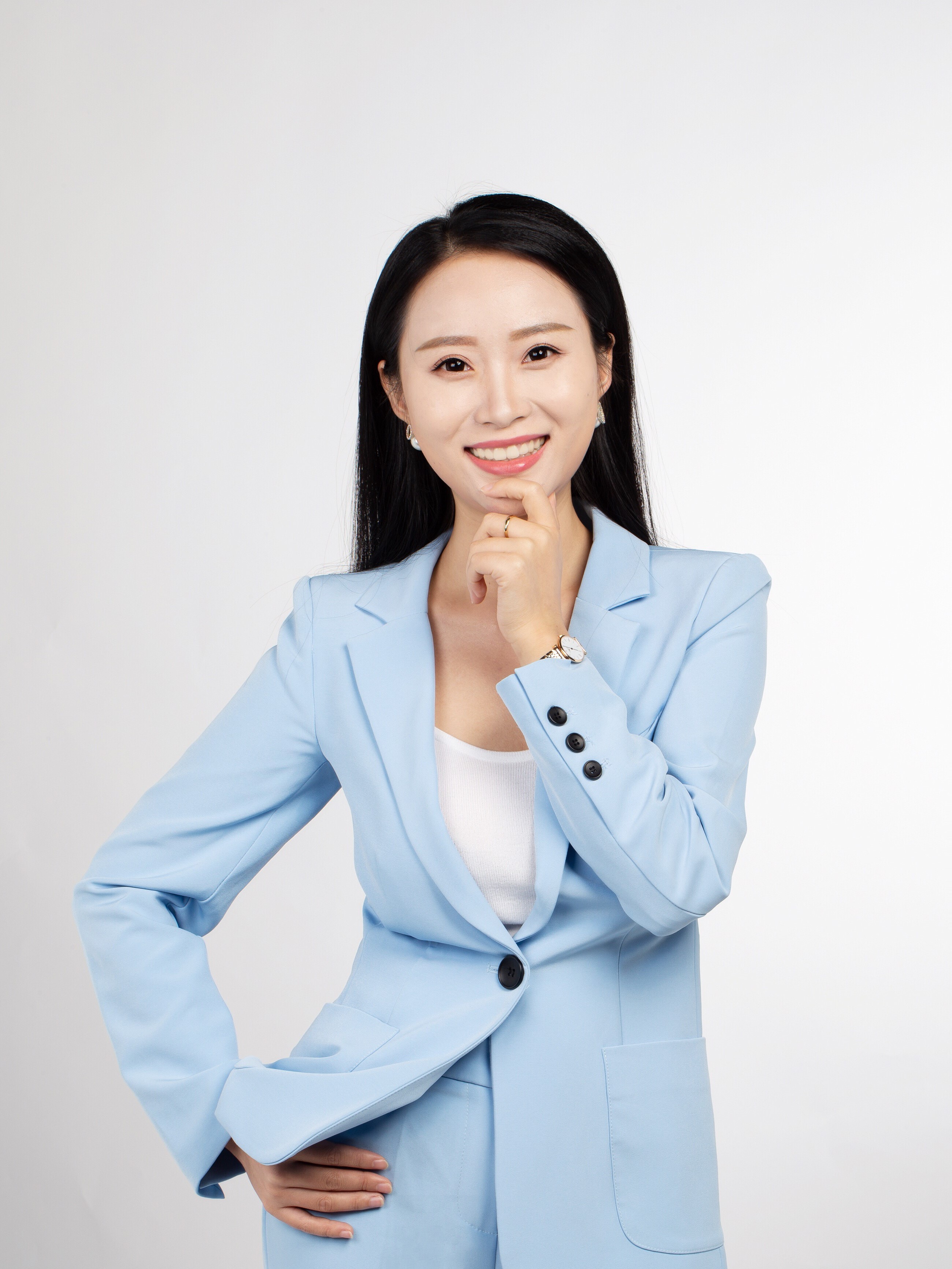  p>简佳,女,云南广播电视台汉语播音员主持人,2018年9月4日,担任《富