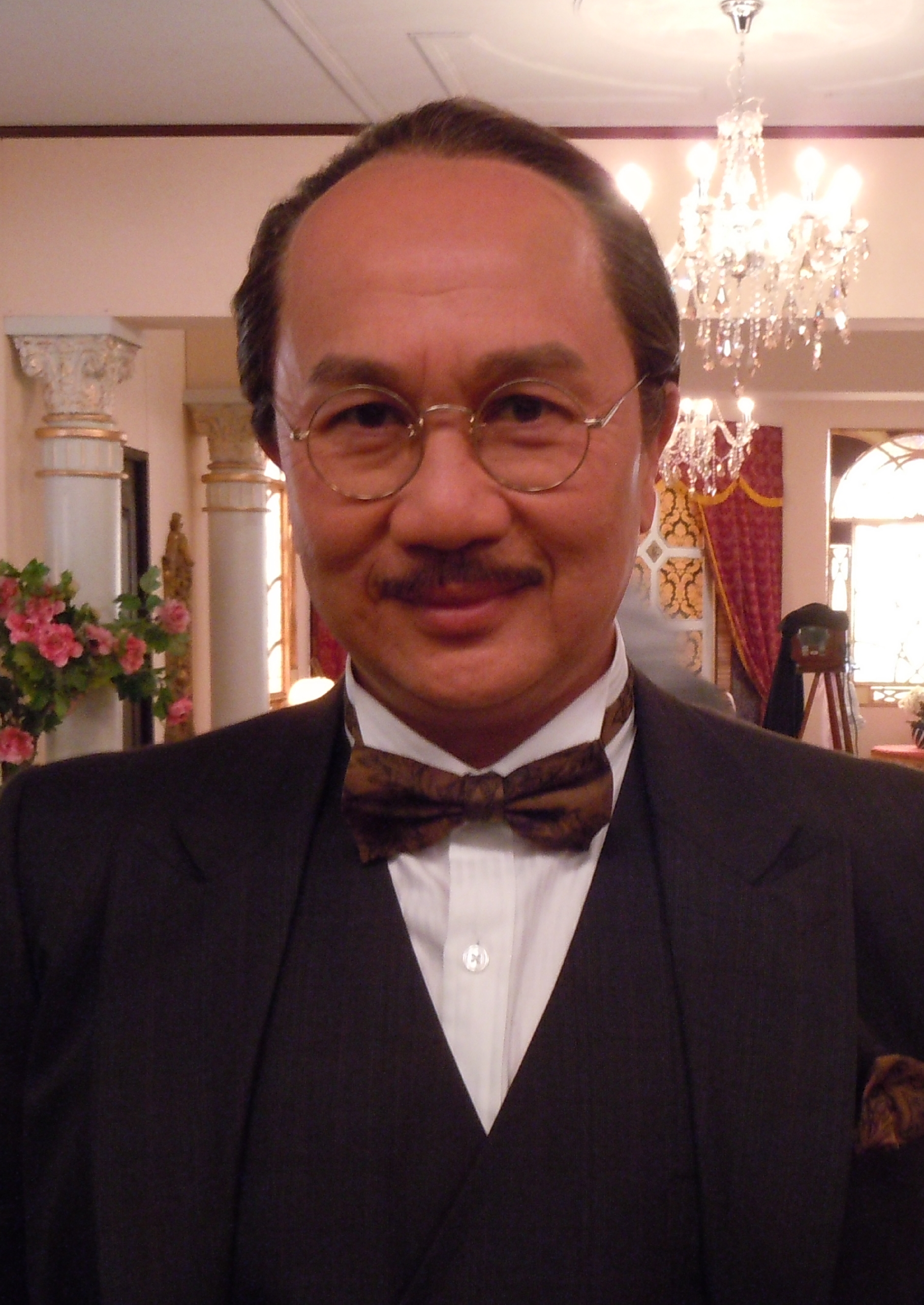 fung,曾被误称为郭峰),原名郭民富,1951年10月27日生于香港,香港演员