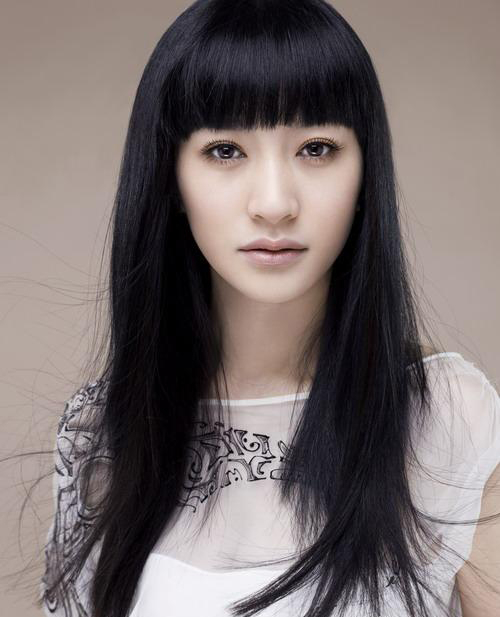  p>李小冉,1976年5月8日出生于北京市,中国内地女演员,毕业于北京舞蹈