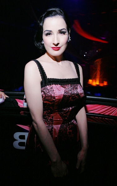  p>蒂塔·万提斯(dita von teese),1972年9月28日生于美国密歇根州 a