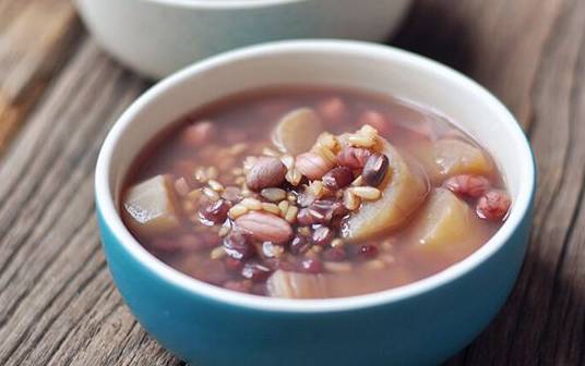 红豆花生牛奶煲