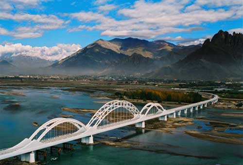 拉萨大桥