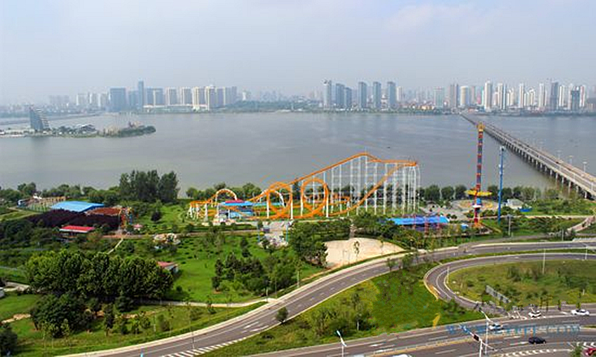 临沂滨河游乐园