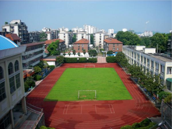 lemmaid="2094111">株洲市 /a>茨菇塘职工子弟小学在暑假期间筹建,于