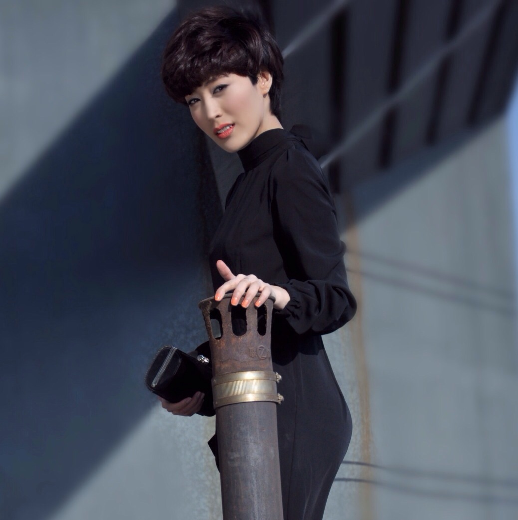  p>陈佳佳,出生于山东省,毕业于天津大学影视学院04表演系,中国内地女