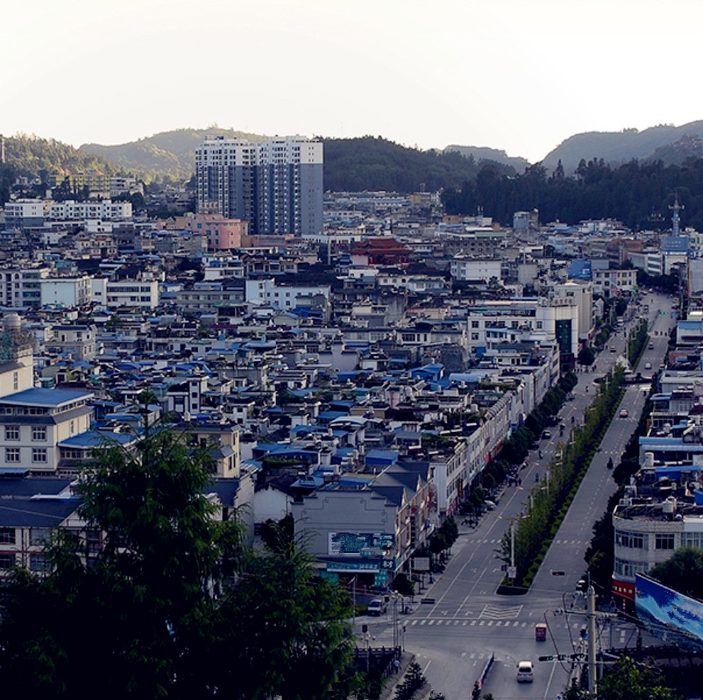  p>龙陵县位于云南省西部,地理坐标为东经98°25′～99°11′,北纬24