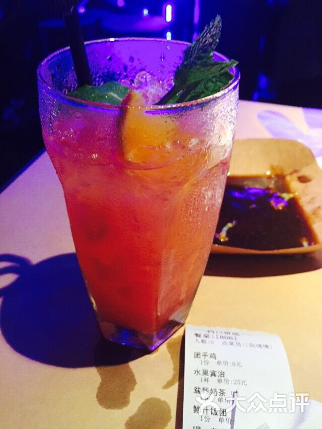 拓荒者宾治鸡尾酒