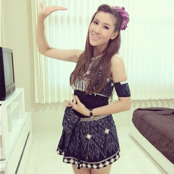  p>林星星(cheer),1987年8月12日出生于泰国曼谷,泰国籍华裔,泰国女