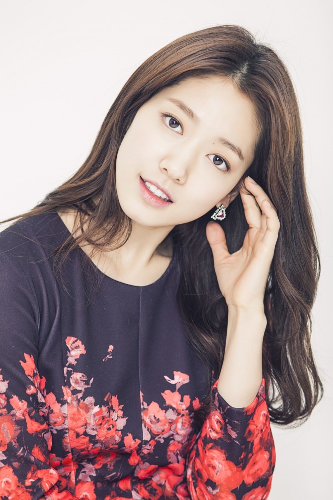 park shin hye) /i>,1990年2月18日出生于韩国光州,韩国女