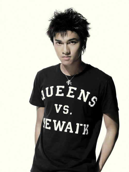  p>《千手观音》是关楚耀演唱的一首歌曲,收录在专辑 a target="