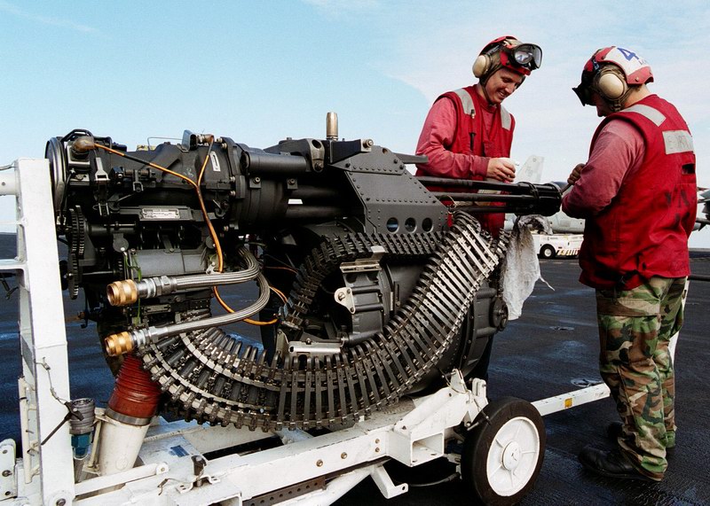 data-id="gnwp4429zz">"火神"炮系采用外部动力传动的多管旋转的m134