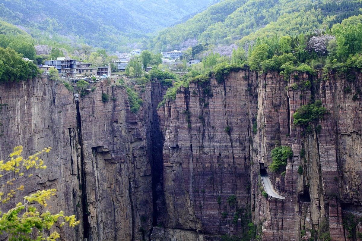 郭亮村