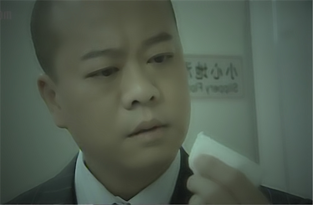  p>欧阳震华 i>(bobby au—yeung) /i>,1961年7月28日出生于中国香港