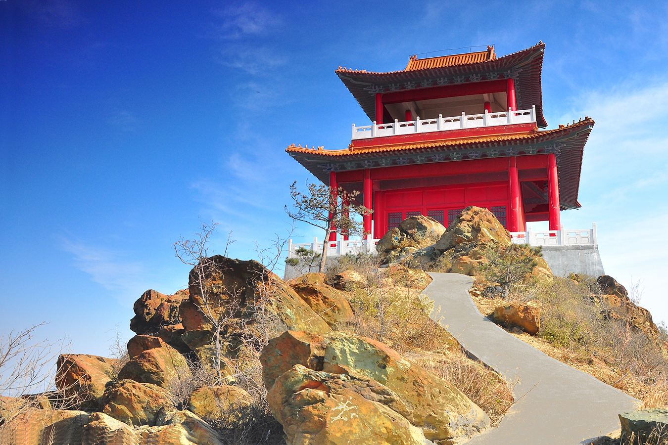  p>石家庄西山森林公园 a target="_blank" href="/item/坐落/4529065