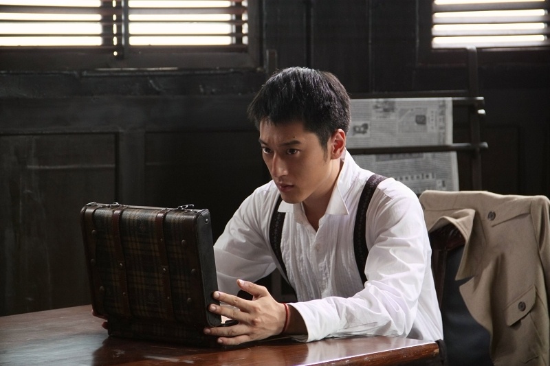  p>《父子神探之滴血的戒指》是由国家广播电影电视总局电影卫星频道